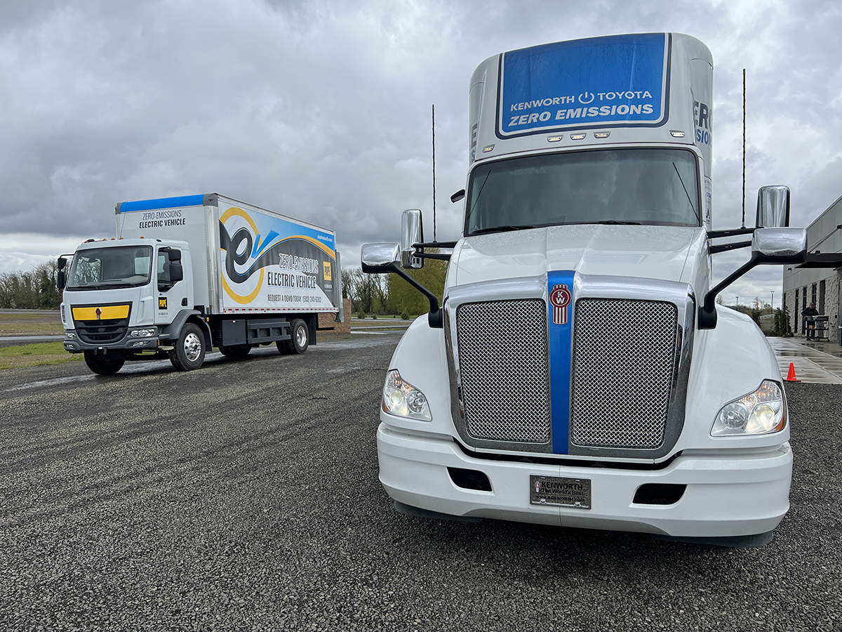 KenworthTruckCo's tweet photo. Happy Earth Day from Kenworth! The Kenworth Zero Emissions Team is in Oregon this week alongside one of our hydrogen fuel cell trucks for the Clean Fuels Symposium. https://t.co/yfljTl9tVZ 
#DrivingtoZeroEmissions #T680E #BatteryElectric #Kenworth https://t.co/bBRM46QJC5