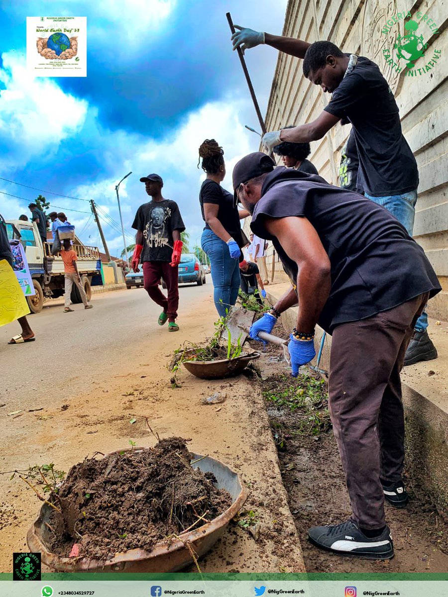 SEGEFGroup's tweet photo. In celebration of #EarthDay, we brought together volunteers, NGOs, and companies in Benin City, Edo State, in collaboration with the Oredo Local Government, to participate in a community sensitization and sanitation exercise organized by the Nigeria Green Earth Initiative. https://t.co/KTqFE7iJEk