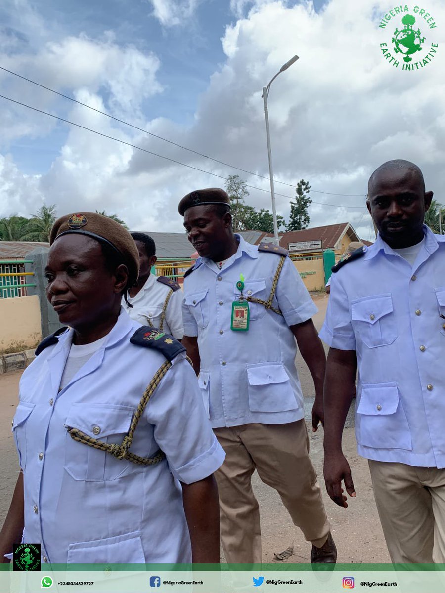SEGEFGroup's tweet photo. In celebration of #EarthDay, we brought together volunteers, NGOs, and companies in Benin City, Edo State, in collaboration with the Oredo Local Government, to participate in a community sensitization and sanitation exercise organized by the Nigeria Green Earth Initiative. https://t.co/KTqFE7iJEk