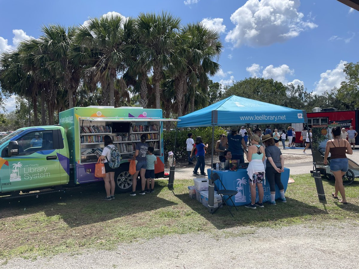 DrBethanyQ's tweet photo. SDLC Environmental Education Department supporting a great partnership with Ding Darling at the Earth Day Ding Darling Day Lakes Park! So many fun learning activities for the kids in our community! https://t.co/LQyKJksalJ