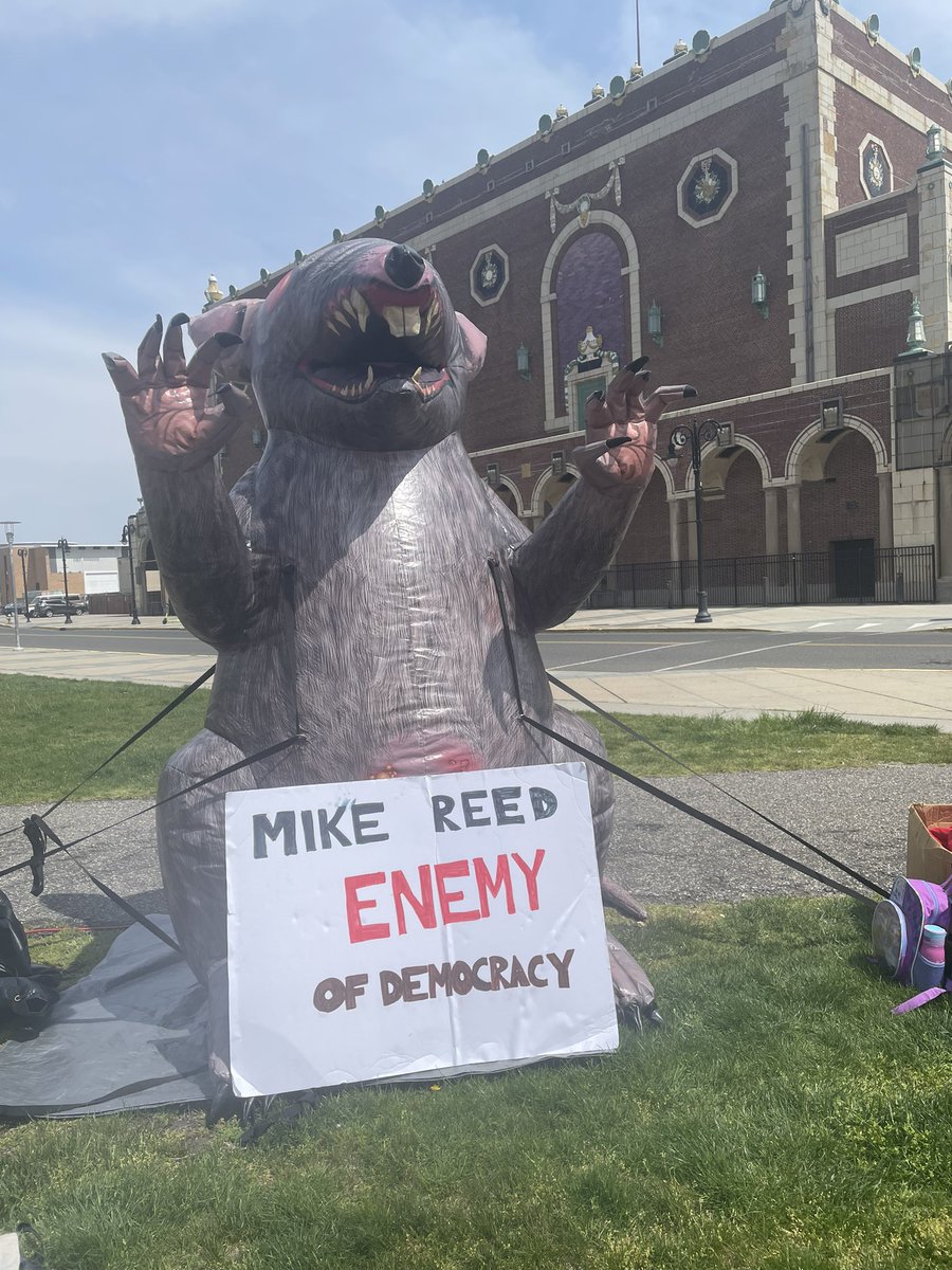 Mike Reed! Pay <a href="/Gannett/">Gannett</a> workers fairly! Invest in your newsrooms! <a href="/GannettUnion/">Gannett Regional Union 🌊</a> <a href="/nyguild/">NewsGuild of New York</a>