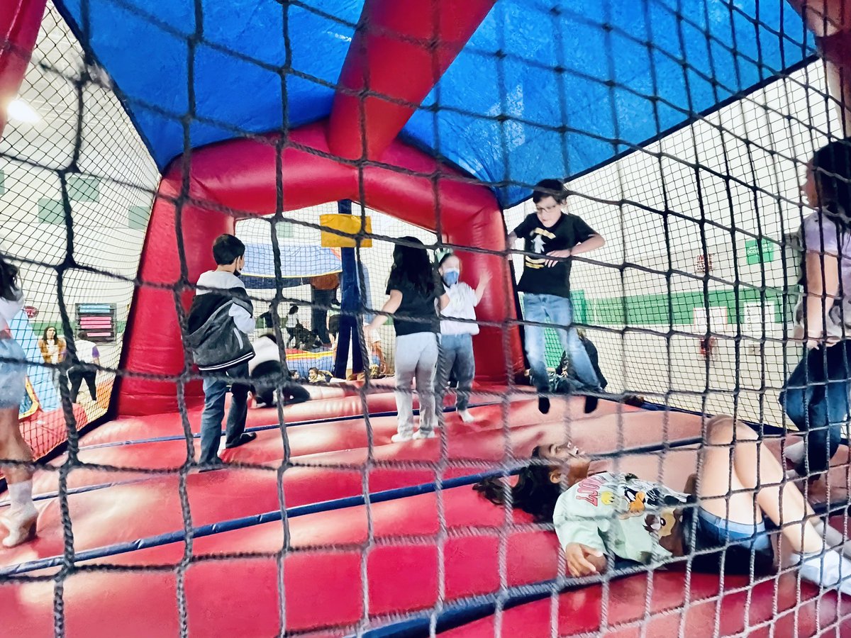 AGuerrero_HHES's tweet photo. Yesterday at the Hive: Jump Palooza! 
Their happiness means the world! 🌎🐝 #OnlyAtTheHive #TeamSISD https://t.co/Ohm1fDTqVd