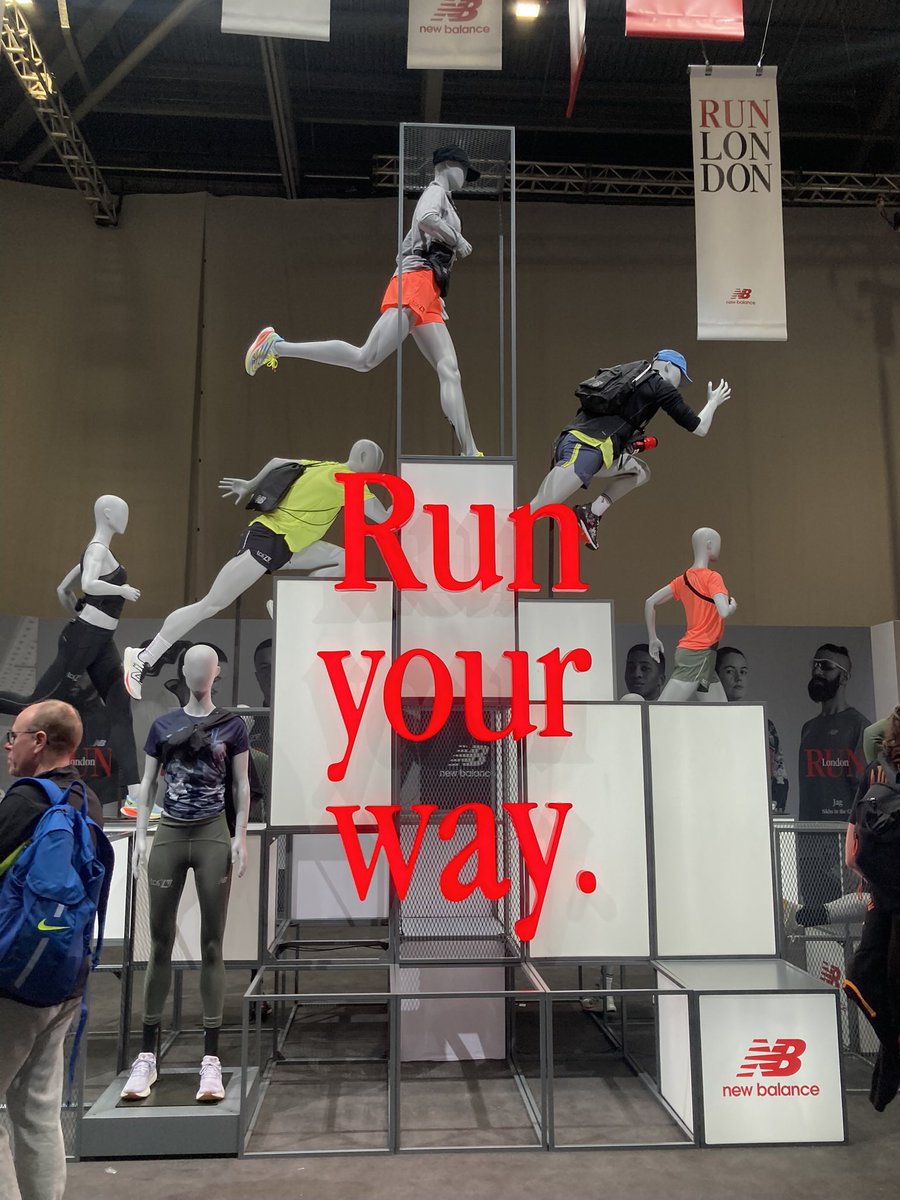 BrockPhysio's tweet photo. Absolutely amazing to be back at the marathon show; picking up my race number; and realising I’m not the only idiot running 26.2 miles tomorrow, for this INCREDIBLE cause!! #teamAN 

Any sponsorship GREATLY appreciated x https://t.co/dUKx1D5TCr https://t.co/2CG1npR94i