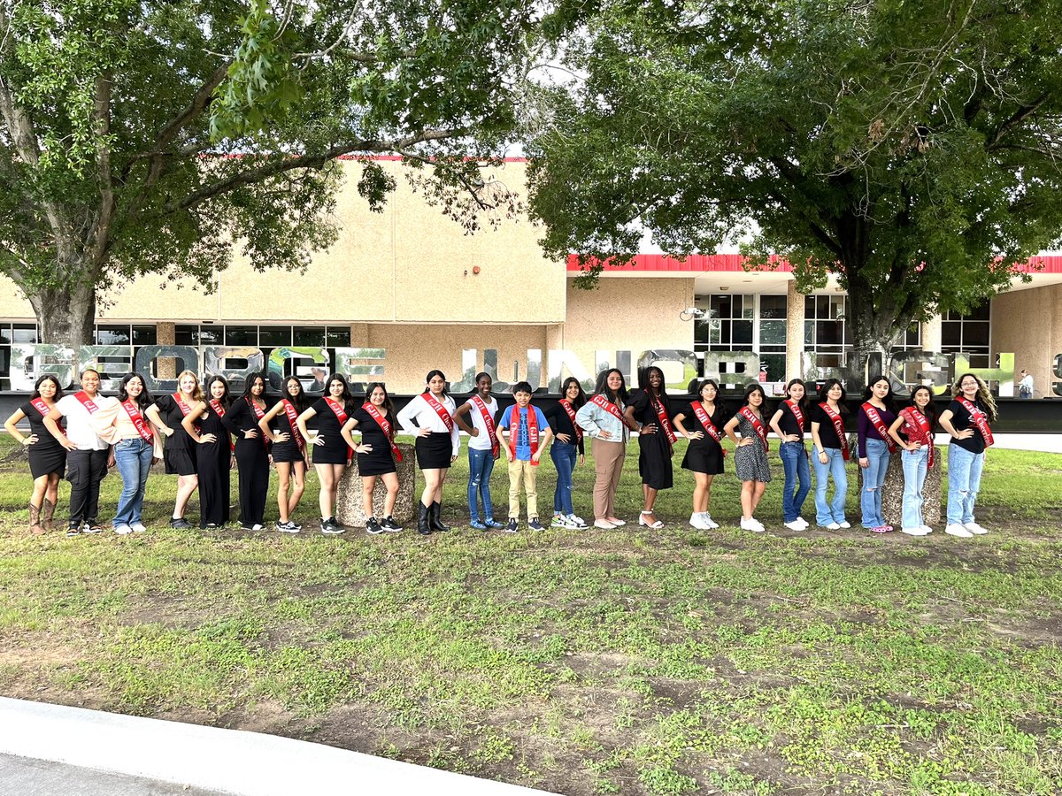 CheerGjh's tweet photo. CONGRATS on making the new GJH Cheer Team for 23-24! ❤️🥳 https://t.co/7E9RsJ2vQG