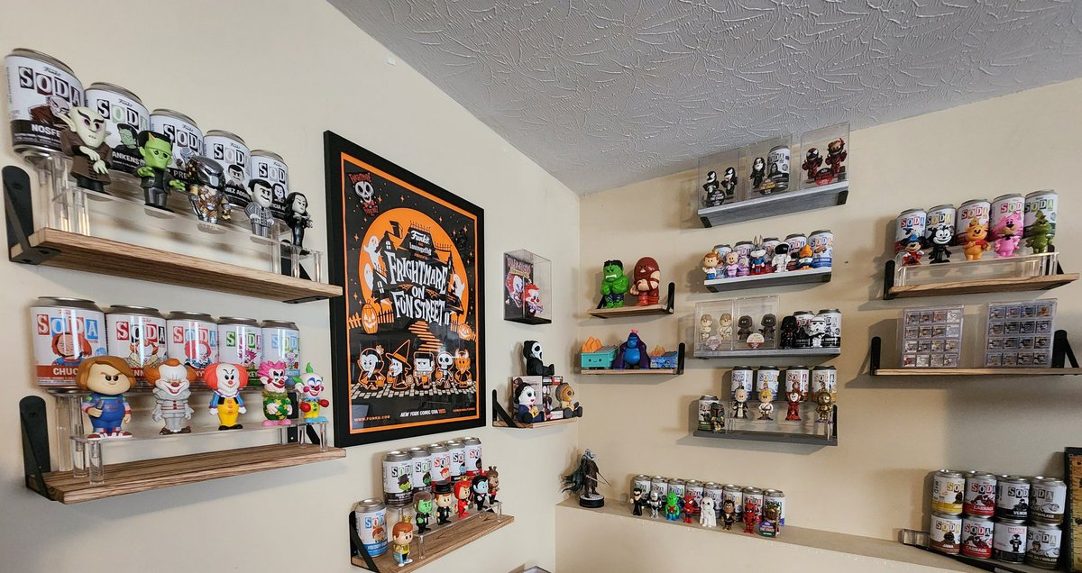 ThePopGateway's tweet photo. Happy #FunkoSODASaturday! The little corner office looks better and better every week!
#FunkoSODA, #FunkoBitty, #officevibes, #FunkoFamily https://t.co/sErlPEKmDG