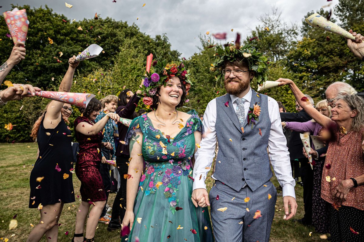 Acres of woodland, outdoor spaces and a whole heap of love. That's Boundless Weddings. 

ow.ly/QswV50NKY5G

#Weddings #OutdoorWedding #WeddingCeremony #WorcestershireWeddings