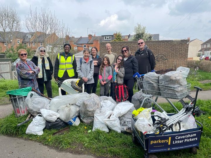 CavershamTidy's tweet image. Bi-monthly tidy of View Island hauled 26 bags of rubbish plus electrical mains supply box, fishing rod reel with twine, barbed wire and plastic chair. 
Supported by @LionsReading and @ParkersCaversh. 
 #keepcavershamtidy #RG4 #trashtag