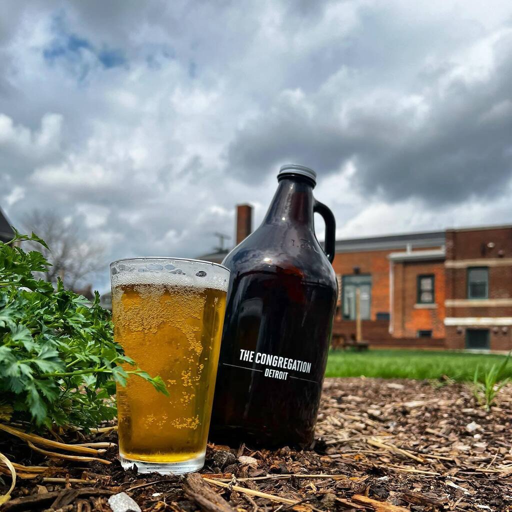 Happy Earth Day! 🌳 
We are celebrating all month long, but nothing sounds better than a growler of beer in the greenspace today.  What do you think? instagr.am/p/CrWGdbbrQ9Z/