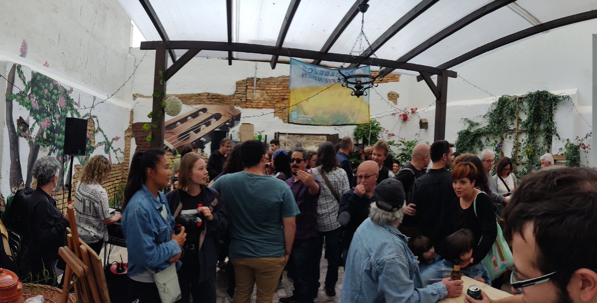 rebelionhuelva's tweet photo. ¡Mil gracias a quienes estuvisteis ayer en la barra popular por los Cabezos!
Nos lo pasamos genial manteniendo siempre lo que nos motivó a organizarla: proteger el patrimonio natural y cultural ante la especulación urbanística.

¡Estad atentas, habrá más!
#CabeSOS https://t.co/WBMCTncg2i