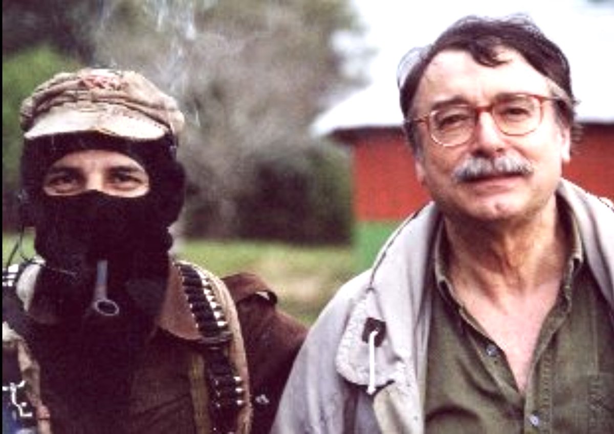 IRamonet's tweet photo. Como estoy en México, no puedo dejar de expresar mi admiración por el Subcomandante Marcos y recordar mis encuentros con él en 2001 en Chiapas. Allí conversamos largas horas. De esas conversaciones salió un librito titulado “Marcos, la dignidad rebelde”. https://t.co/LjaCHxh702