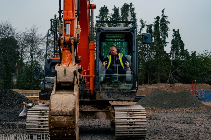 HitachiCME's tweet photo. Check out this shot by @blanchardwells (on Instagram) of an operator concentrating on his work!
#HitachiConstructionMachinery #Excavator #ConcentrationFace https://t.co/MeetdS4qzw