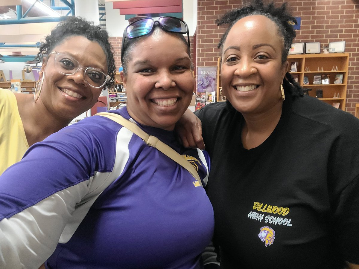 Mrs. E. Cherry tweet media