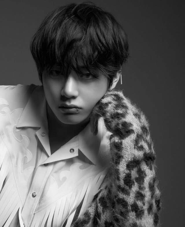 pink_tirolchoco's tweet photo. @taeguide WE LOVE YOU TAEHYUNG
SO PROUD OF YOU TAEHYUNG https://t.co/qfhyBFybNY