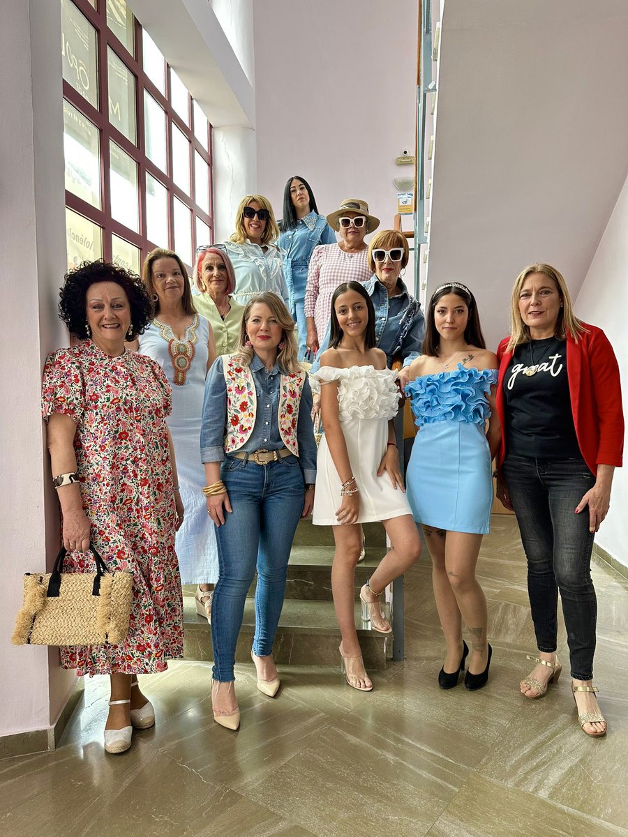 Asuarezm's tweet photo. -Imágenes del desfile realizado por María Luisa Bustos, bajo el proyecto CONFÍA.
Moda online para mujeres libres, fuertes, empoderadas,y con ganas de mostrar su identidad a través de la moda. 

-Actividad coordinada por @RosarioJun1 dentro de las 
#3ªJornadasCulturalesDesdeEl♥️ https://t.co/OFID5c9EQn