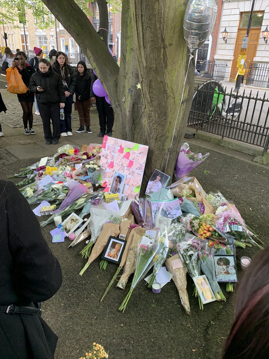 Lua Saw NCT DREAM On Twitter memorial For MoonBin In London Today lua-saw-nct-dream-on-twitter-memorial-for-moonbin-in-london-today