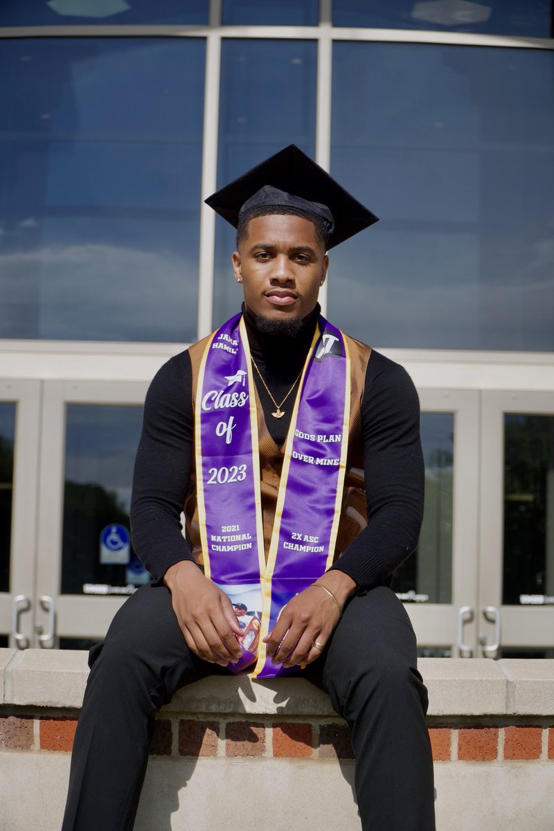 JH11___'s tweet photo. Humble Enough to know I’m replaceable, wise enough to know I can’t be copied😮‍💨👨‍🎓…..

Graduation May 6, 2023 7:30pm
B.S. Business Administration 

📸: @1williamroberts https://t.co/sWwFACtyAI