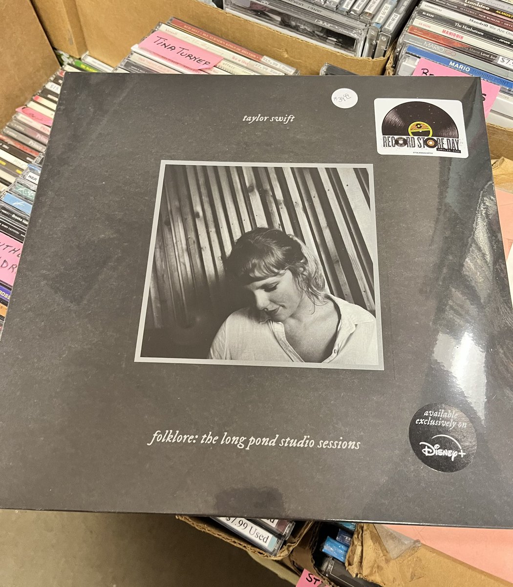 LisaBannon1008's tweet photo. @taylornation13  #Karma is this mom who snagged  1 of the only  2 available at the local RI record store while my 16 year old slept and flipped out when she woke up thinking “we missed it” 😅#recordstoreday2023 https://t.co/JfqfikQTog