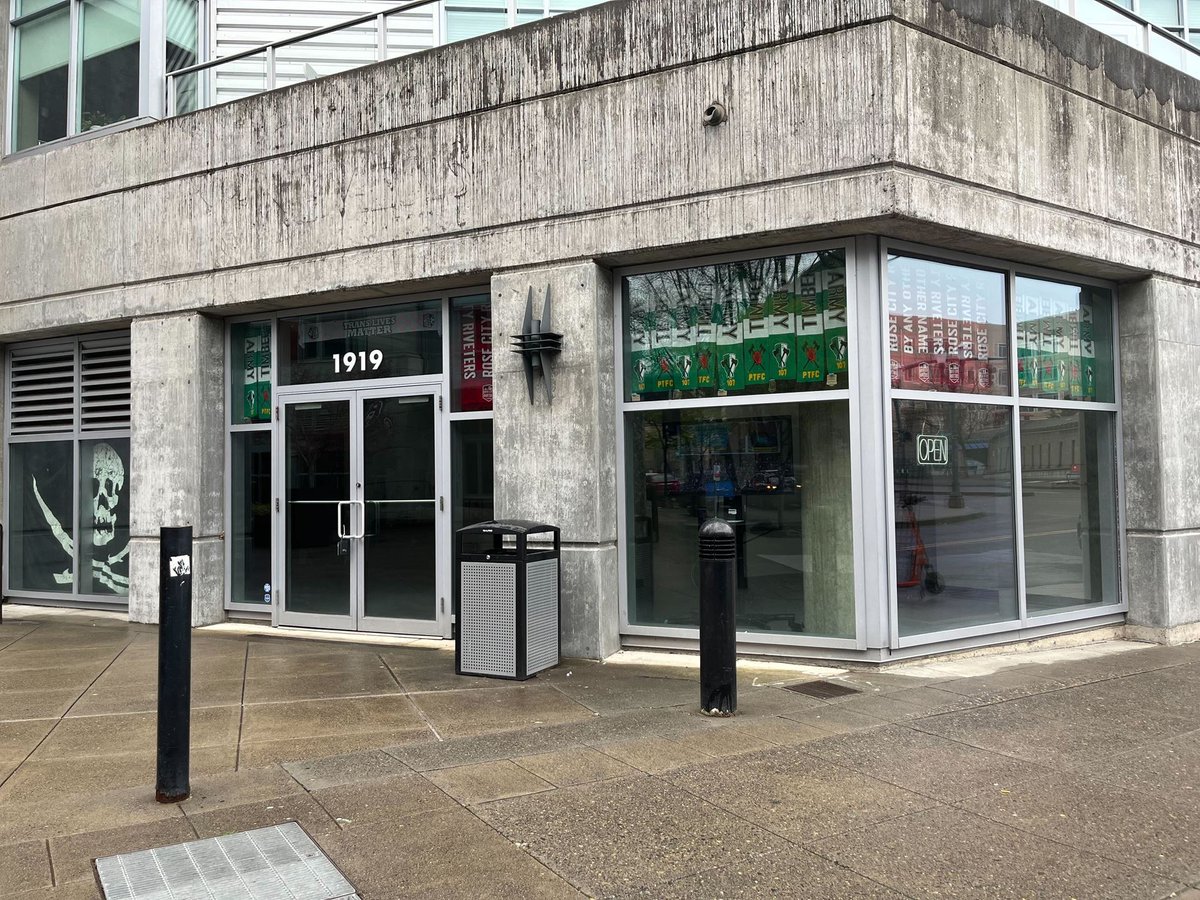⚠️VERY IMPORTANT SUPER SPECIAL #BAONPDX MATCH DAY THREAD!⚠️

Want some awesome <a href="/pdxrivetgear/">Riveters Merch</a> merch? Don’t go to the Fanladen today!

COME TO 1919 SW MORRISON ST and check out our new pop-up space right across from the stadium! Open 5pm-7pm!

Read: 107ist.org/Blog/13177061