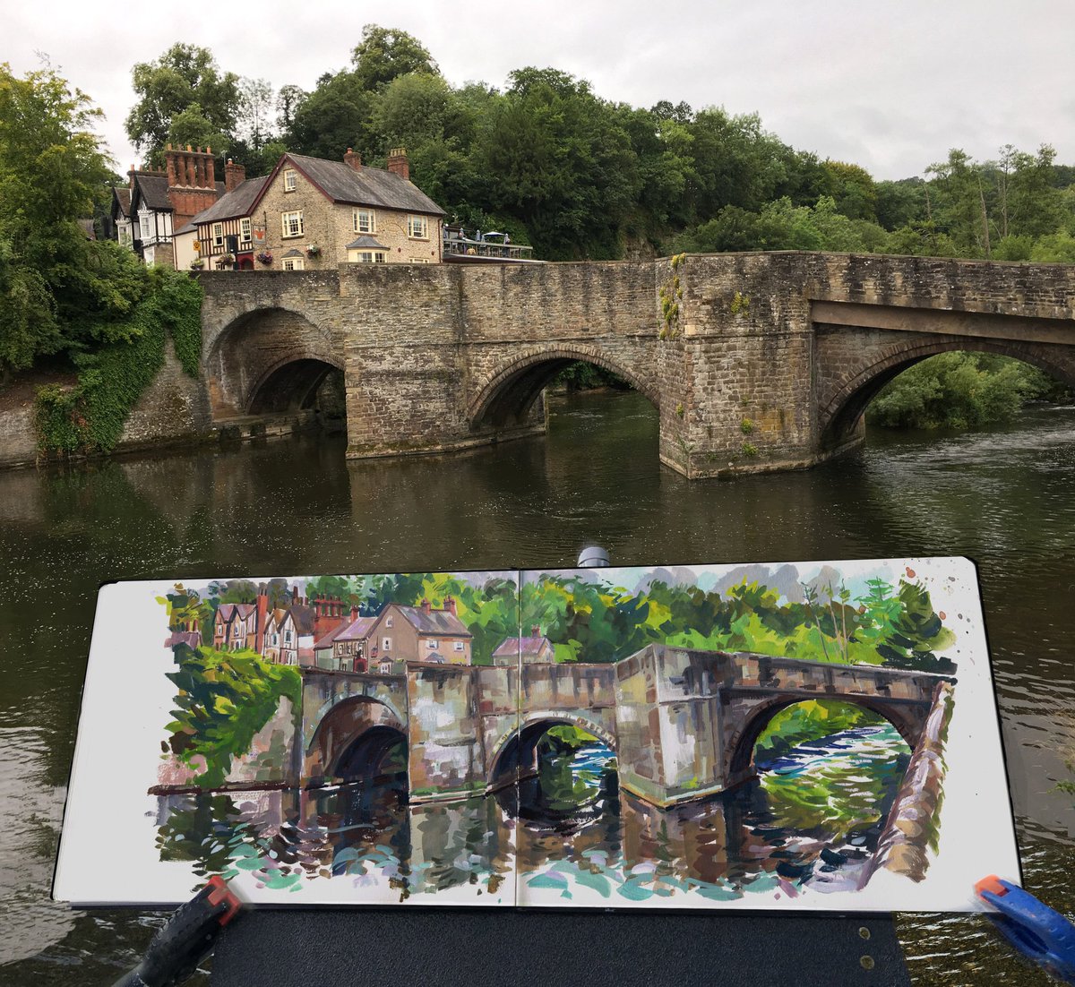 garygeraths's tweet image. A little plein air painting trip to The Cotswold in Britain and the Ring of Berra in Ireland. Lots of green, and every town and shire seems to have a beautiful bridge, church in need of repair and bitchin’ tombstones. Gouache in a sketchbook #pleinairapril