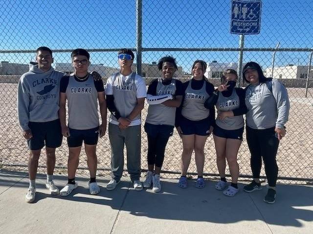 Bonavila_14's tweet photo. Clarke 🤠 winning 🏅 🥈 🥉 today at the #TeamSISD District Track Meet‼️Way to shine Team and Coaches! #GRIT #Ranchlife @ClarkeAthl @dprieto_cms @MAOM_CMS @SpiritClarke https://t.co/pNlJ4BFyZt