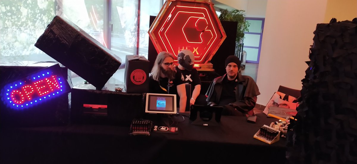 Con42DE's tweet photo. Die Organisationen habe tolle Stände mit richtig guten Spielen für die Besucher entwickelt, danke ihr seid super! #con42 #starcitizen https://t.co/LkAd7jxsPN