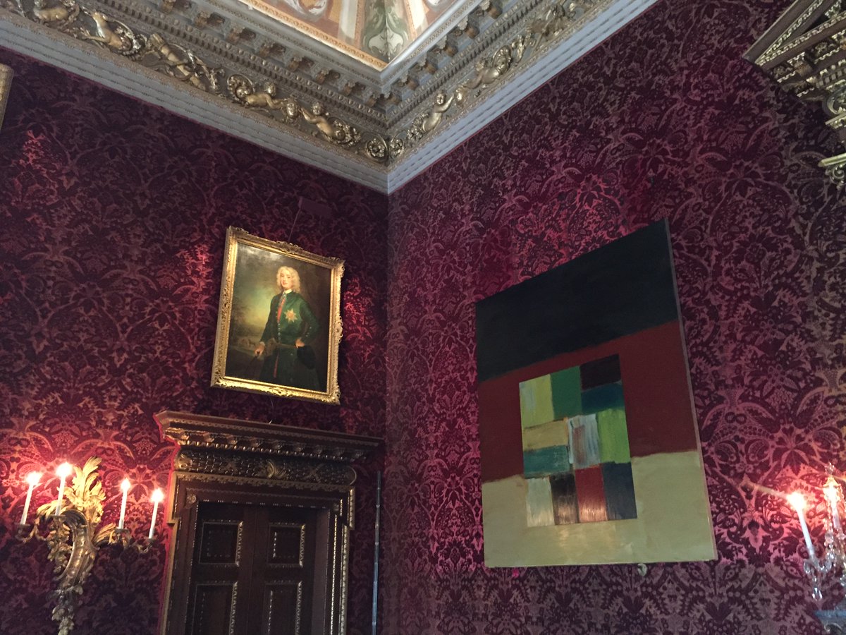 SusanGrayMeets's tweet image. Finally, emotional return to @HoughtonHall2 for #SeanScully Smaller than the Sky. Most amazing juxtaposition of raw materials, space, light &amp;amp; gravity in grand Palladian setting. Life force of vibrant non figurative painting against flock wallpaper has to be seen, it's volcanic.