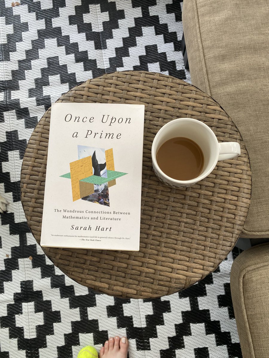 libswa's tweet image. Ok who gets to claim this book? @sportswithjohn or @hankgreen