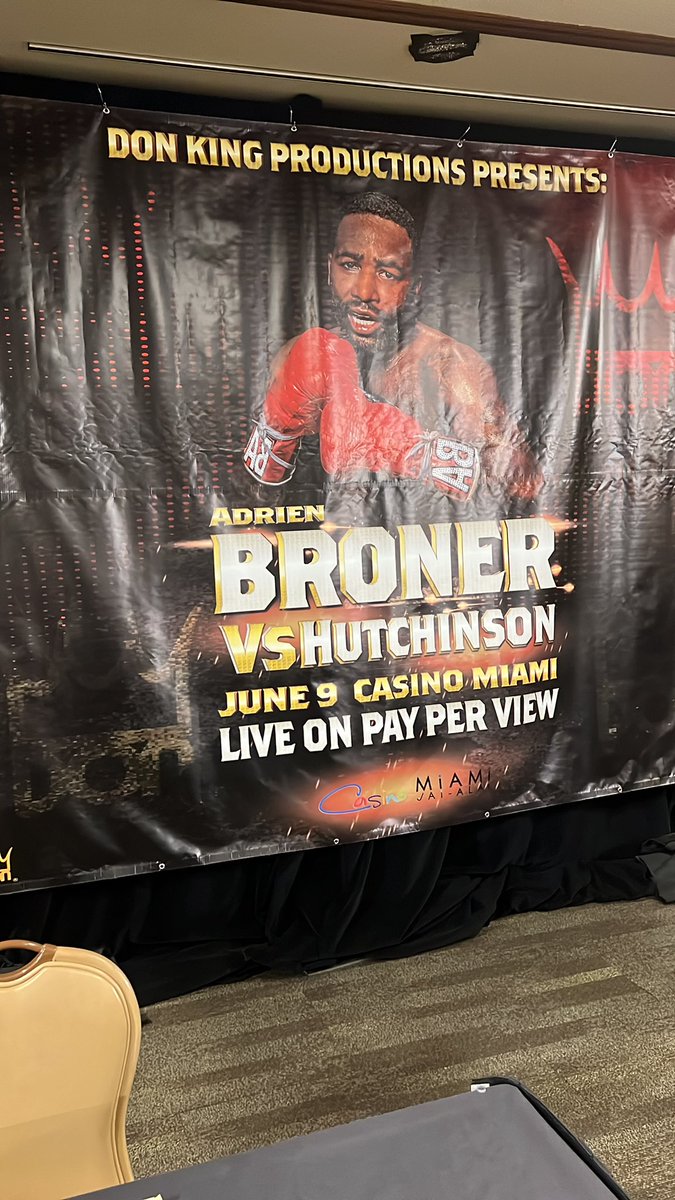ringsidemike's tweet photo. Out in Vegas for the Broner vs Hutchinson press conference. Don King is still in the boxing game at 91. #boxingguru #boxing #vegas #bronerhutchinson #donking https://t.co/dkEMxovW7r