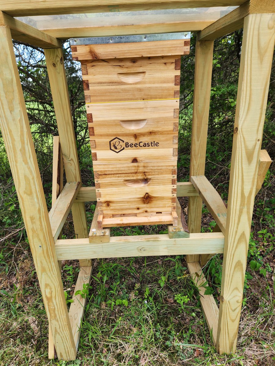 LazyBeeOfficial's tweet photo. #Beekeepers what are your thoughts on using an entrance reducer?

We are located in Arkansas and are just starting out and do not have a hive yet.

Also, do you have any tips to attract a colony? https://t.co/YwcTeZouFH