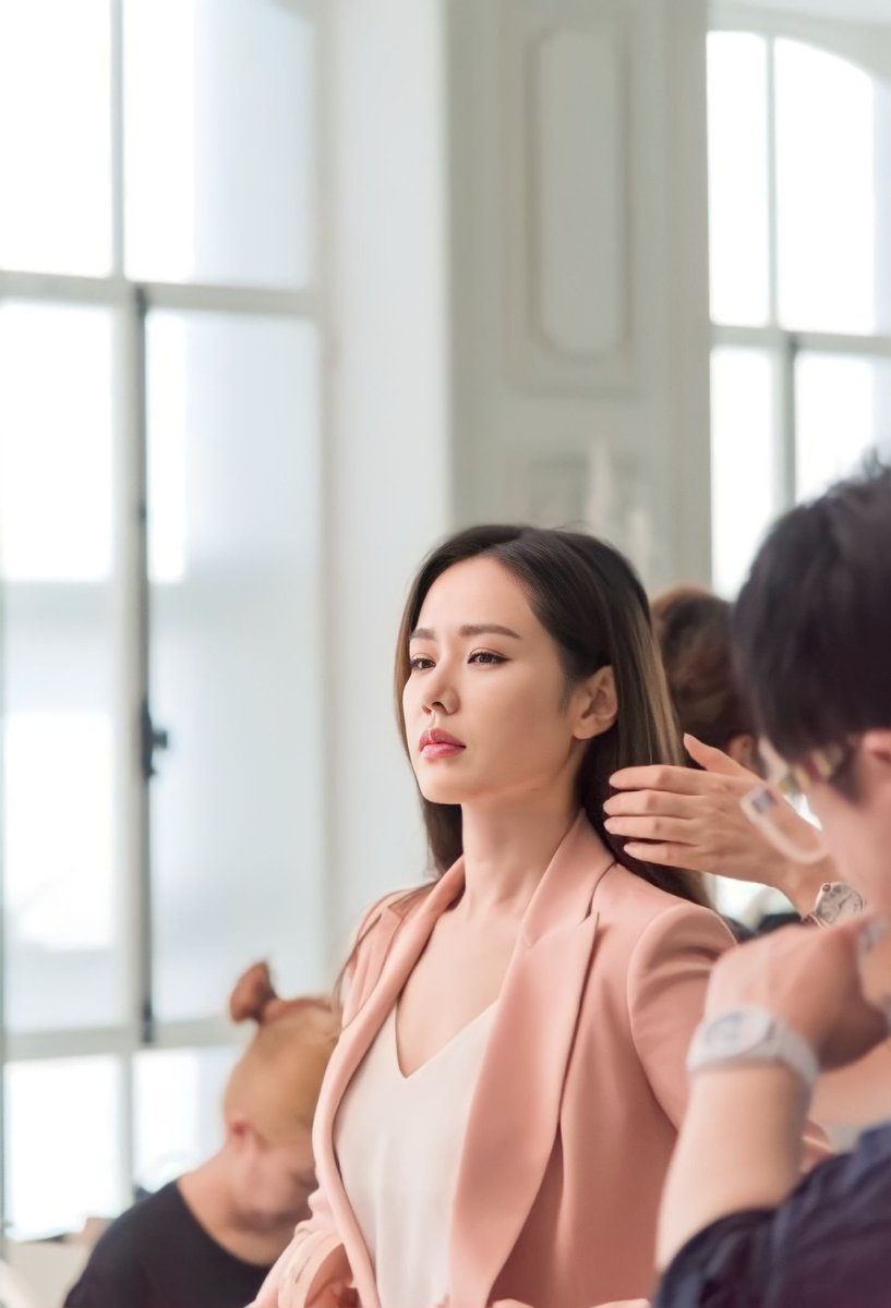 KimSonKitty's tweet photo. Is it too fast if I want Yejinhand's CF to be launched tomorrow? 
It's been a while not seeing her face 🥹🫶 https://t.co/4IFlIXsCc7