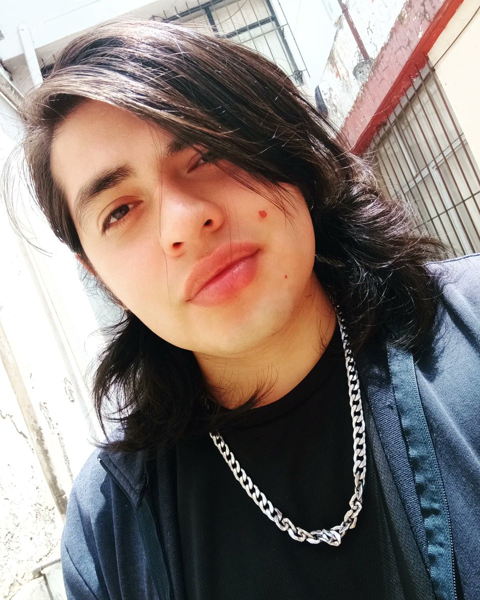 tav_star's tweet photo. .....!!!!

#gay #gay26 #gaygoth #goth #sleepingbeauty #singlegay #gothmakeup #longhair #beautymakeup #makeuplover #love #bisexual https://t.co/JzcOQJbBTM