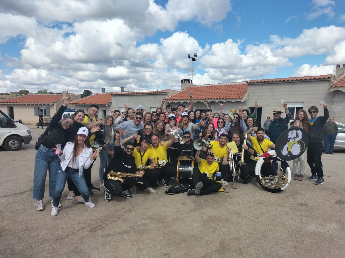 𝐺𝑅𝐴𝐶𝐼𝐴𝑆 𝐷𝐸 𝑁𝑈𝐸𝑉𝑂 ‼️

sᴀɴᴛᴀ ᴄʀᴜᴢ ᴅᴇ ʟᴏs ᴄᴀ́ɴ̃ᴀᴍᴏs es un placer volver a estar con vosotros un año más 😊

¡Nos vemos 👀 en verano ☀️ otra vez salaos/as ! 

#monigotes #⚠️ #monikots #☠️ #streetband #losputosmonigotes  #estoyconlosmonigotes #📢🎶