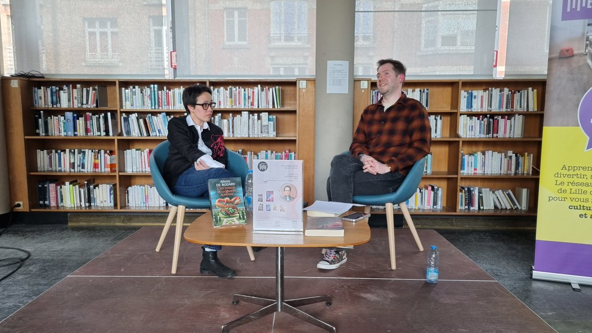 EddieJacquemart's tweet photo. Pour terminer la journée consacrée à la langue anglaise discussion autour de l' autrice #Aliette_De_bodard à la bibliothèque #jean_Levy à @lillefrance  avec @c_morell une autrice Française qui écrit en Anglais ! Original https://t.co/0JvKSbePKw