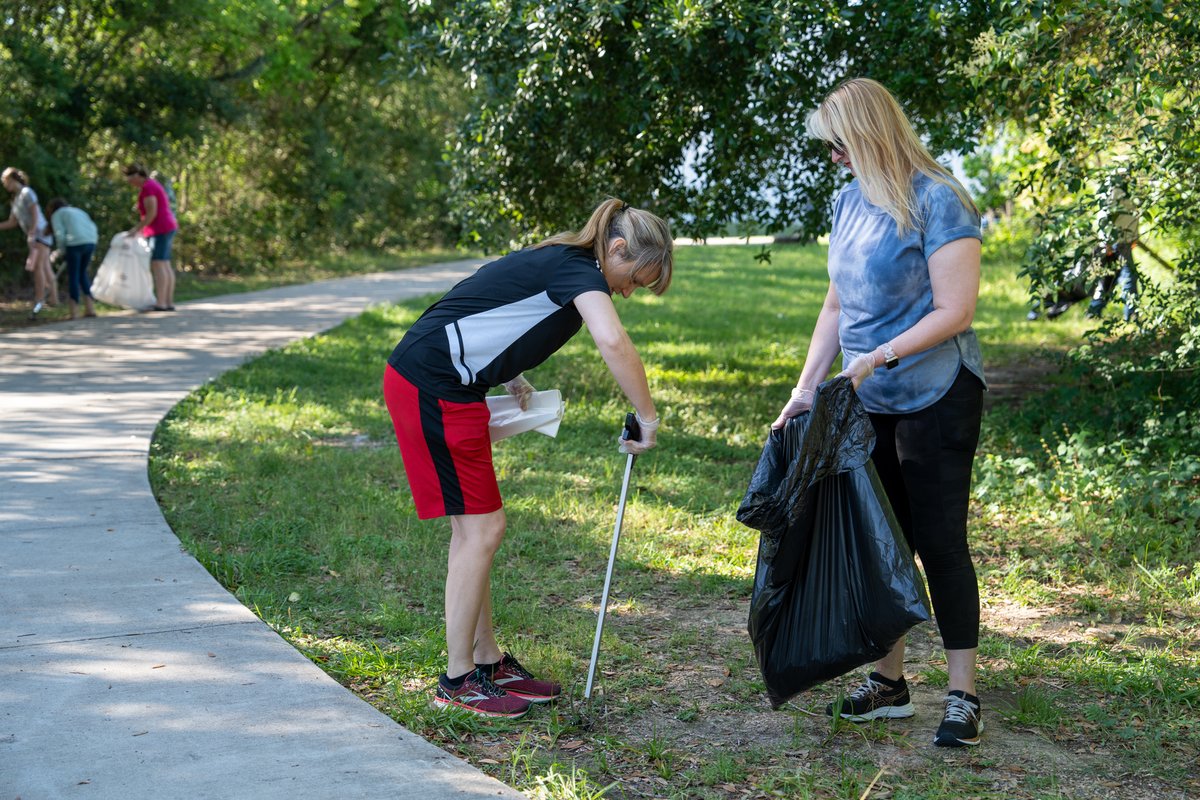 MissouriCityTX's tweet photo. Today, Earth Day, 80 volunteers went to parks and trails around the city to collect litter as part of the annual Trash Off event by Missouri City Green. Thanks for keeping our city clean and beautiful! See photos at https://t.co/ntrRbPknnA #earthday #earthdaytexas #trashoff #mctx https://t.co/t3Pgnqx1Sk