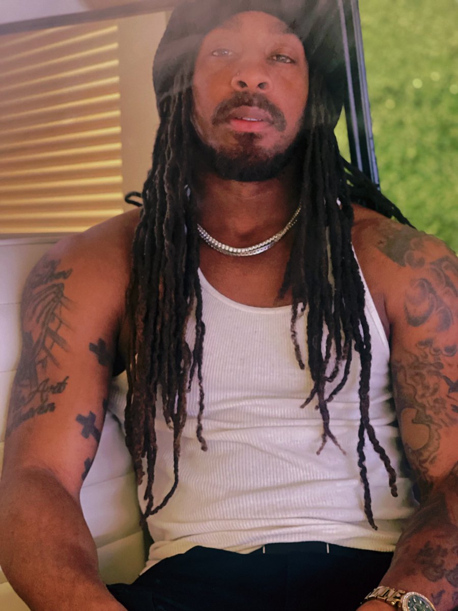 FooleyFoo's tweet photo. I’m not the new nigga I’m the favorite https://t.co/XWpD4jxN30