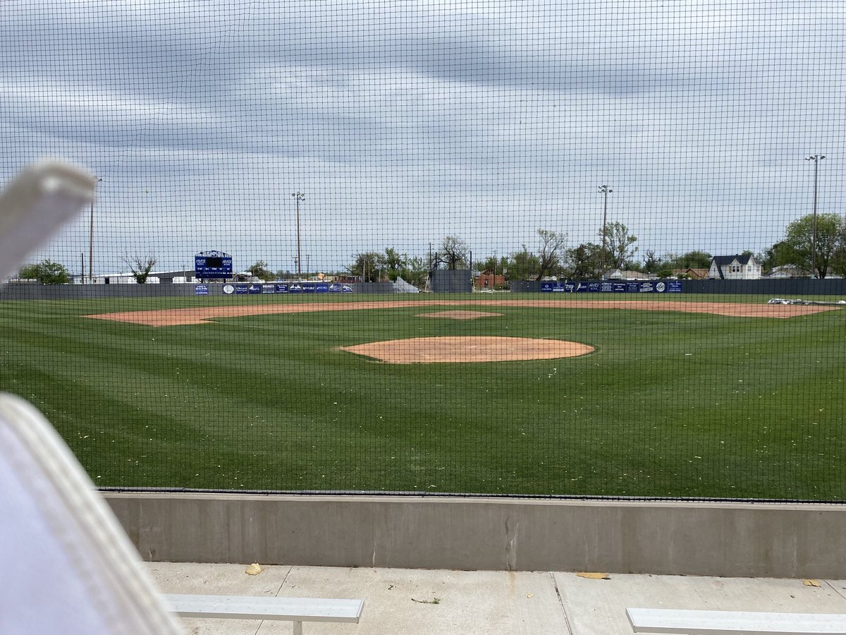 DaxLeone1's tweet photo. Our kids are the best! So resilient. Huge shout out to ⁦@ShawneePublic⁩ baseball &amp; wrestling programs helping in the community and at the historic Ed Skeleton Baseball field! We have some amazing head coaches! Unbelievable assistants too! Blue Collar. 

- Go Wolves
#WP4L https://t.co/RqozLkduZH