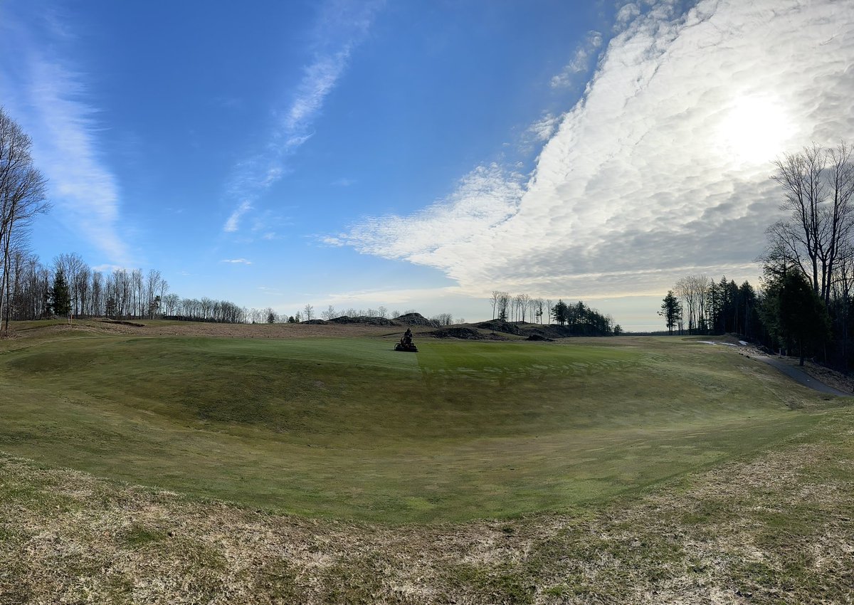 MarquetteGolf's tweet photo. Shoveled the last of the snow off greens yesterday before cleaning them off with brush reels on the Heritage and a light vcut on Greywalls.
First official mow went down this morning on both courses.
Course wide cleanup will continue this week as we march towards the 2023 opening https://t.co/rwn1846kd1