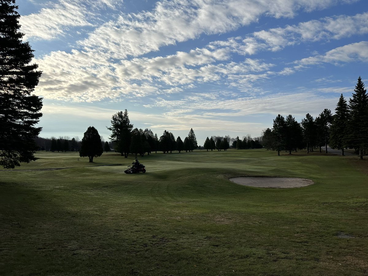 MarquetteGolf's tweet photo. Shoveled the last of the snow off greens yesterday before cleaning them off with brush reels on the Heritage and a light vcut on Greywalls.
First official mow went down this morning on both courses.
Course wide cleanup will continue this week as we march towards the 2023 opening https://t.co/rwn1846kd1