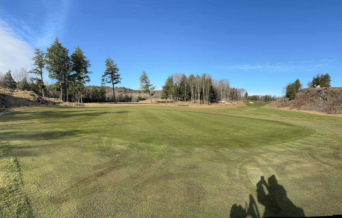 MarquetteGolf's tweet photo. Shoveled the last of the snow off greens yesterday before cleaning them off with brush reels on the Heritage and a light vcut on Greywalls.
First official mow went down this morning on both courses.
Course wide cleanup will continue this week as we march towards the 2023 opening https://t.co/rwn1846kd1