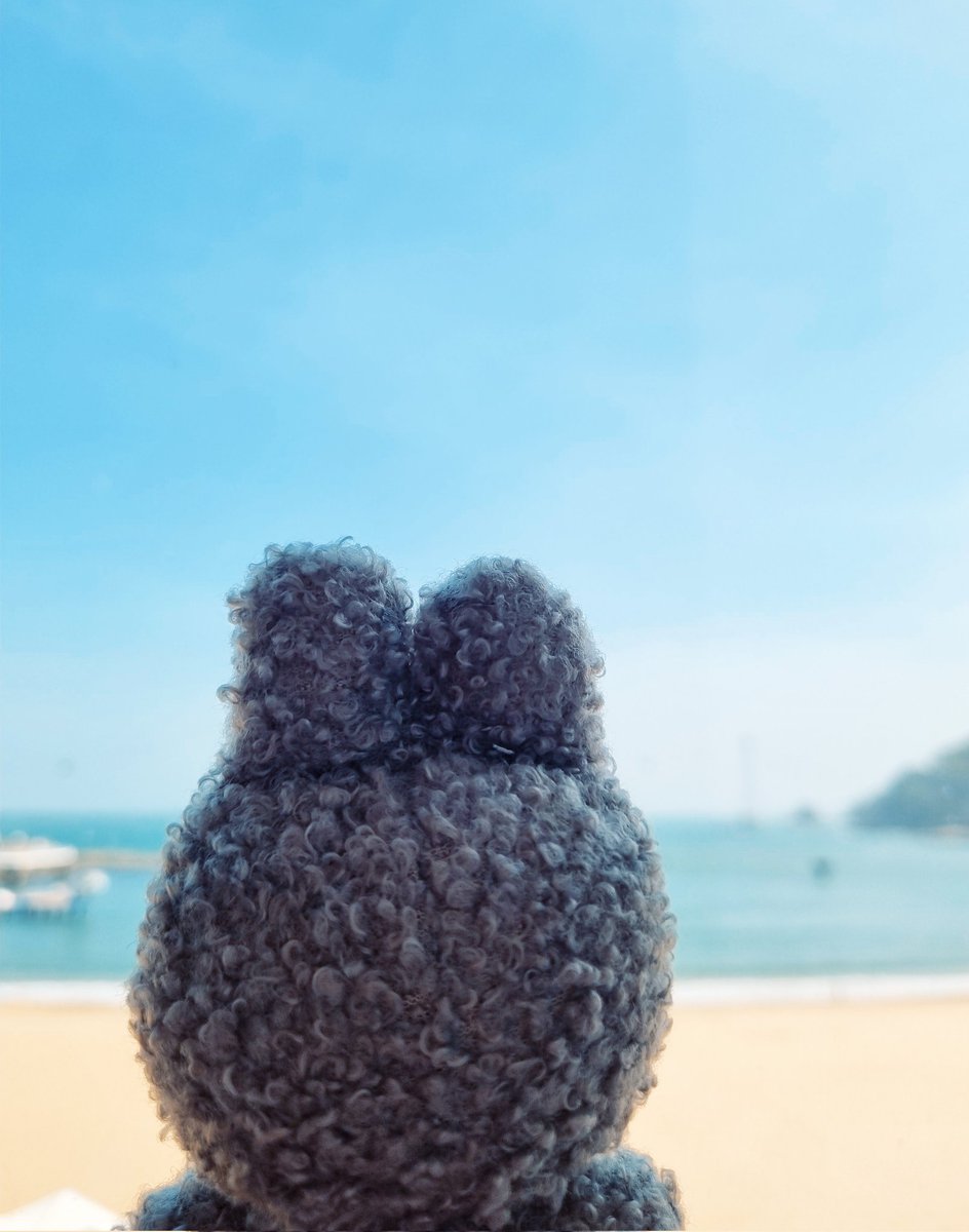 Nathanwdoll's tweet photo. 🐰🌊🌊💙 #NathanChen https://t.co/a1DnHhtGS5