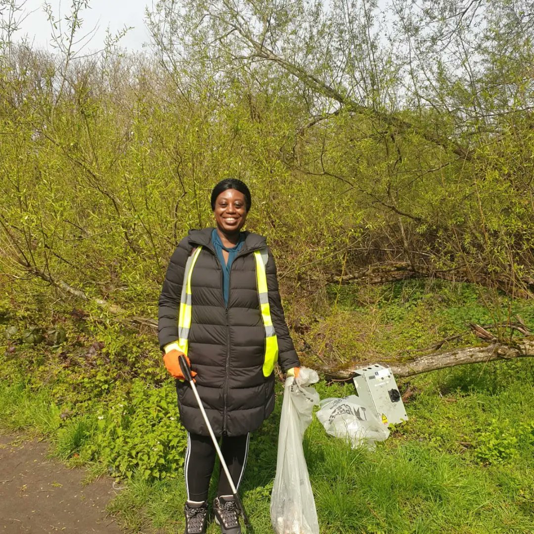 ama_rdg's tweet image. Thanks to Keep Caversham Tidy for all the great work in Thames Ward as we litter picked at View Island today 🙂
There were 26 bags of rubbish, electrical mains supply box, fishing rod reel, barbed wire, 20 syringes,and a plastic chair
 #keepcavershamtidy