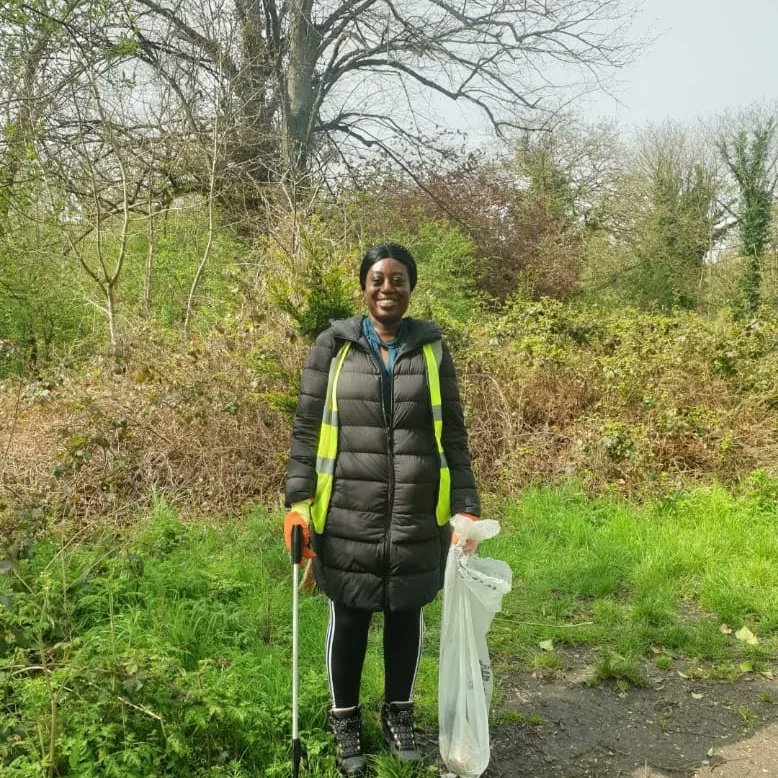 ama_rdg's tweet image. Thanks to Keep Caversham Tidy for all the great work in Thames Ward as we litter picked at View Island today 🙂
There were 26 bags of rubbish, electrical mains supply box, fishing rod reel, barbed wire, 20 syringes,and a plastic chair
 #keepcavershamtidy