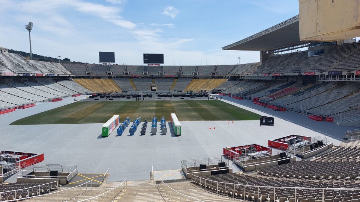 stoneponyclub's tweet photo. First preparations of the Estadi Olímpic Lluís Companys, Barcelona. Will be the first concert in a stadium in 7 years!
📷 credit to the photograph
@springsteen 
#SpringsteenTour2023 
#estadiolimpic 
#Barcelona https://t.co/3kZlLr84Q4