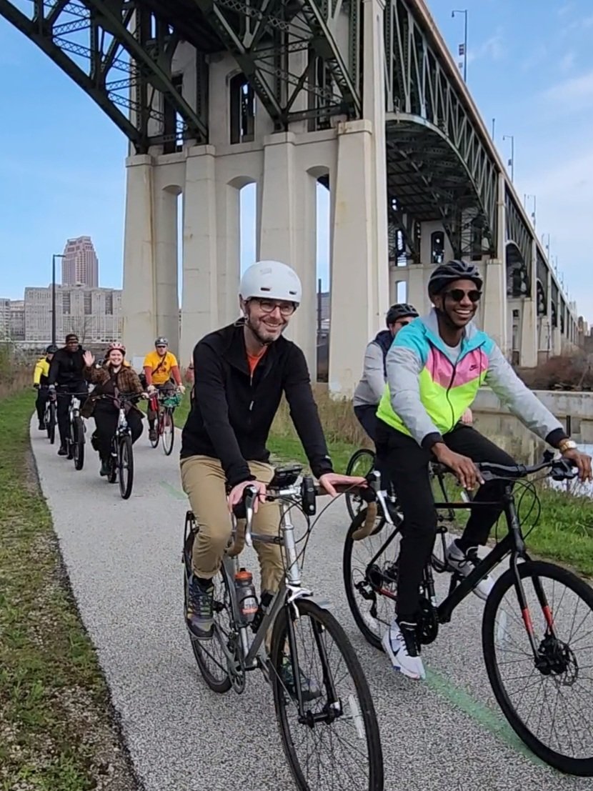 Bike_CLE's tweet photo. It's a beautiful day for bikes, and a good afternoon to #celebratetrails with @MayorBibb https://t.co/g2oOqzLgFA