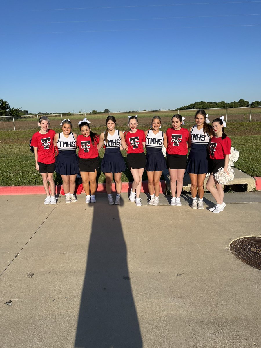 tomball_hscheer's tweet photo. What a beautiful day to cheer on the runners of the 2nd annual Tomball ISD Superintendent Fun Run!! We love getting to cheer with our @TMHSCheer2020 friends❤️💙❤️💙!!! @TomballISD @m_salazarzamora @FineArtsTomball #destionationexcellence #TISDstrong #runforestrun https://t.co/qHL8TFlJ8p