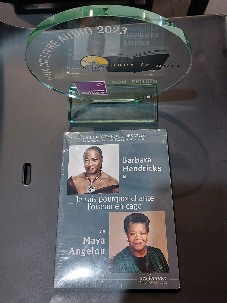 EdDesfemmes's tweet photo. Nous sommes très heureuses de recevoir ce Prix @liredanslenoir @franceculture pour le Sublime #livreAudio
#MayaAngelou lu par la Divine #BarbaraHendricks pour notre belle et historique #bibliothquedesVoix chère a sa créatrice #AntoinetteFouque
@ville9Chris #FrancescaIsidori https://t.co/n7u585l4aq
