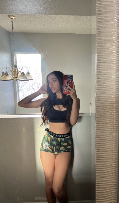 mommy says morning (say it back rn) https://t.co/Ugy3yiQg67