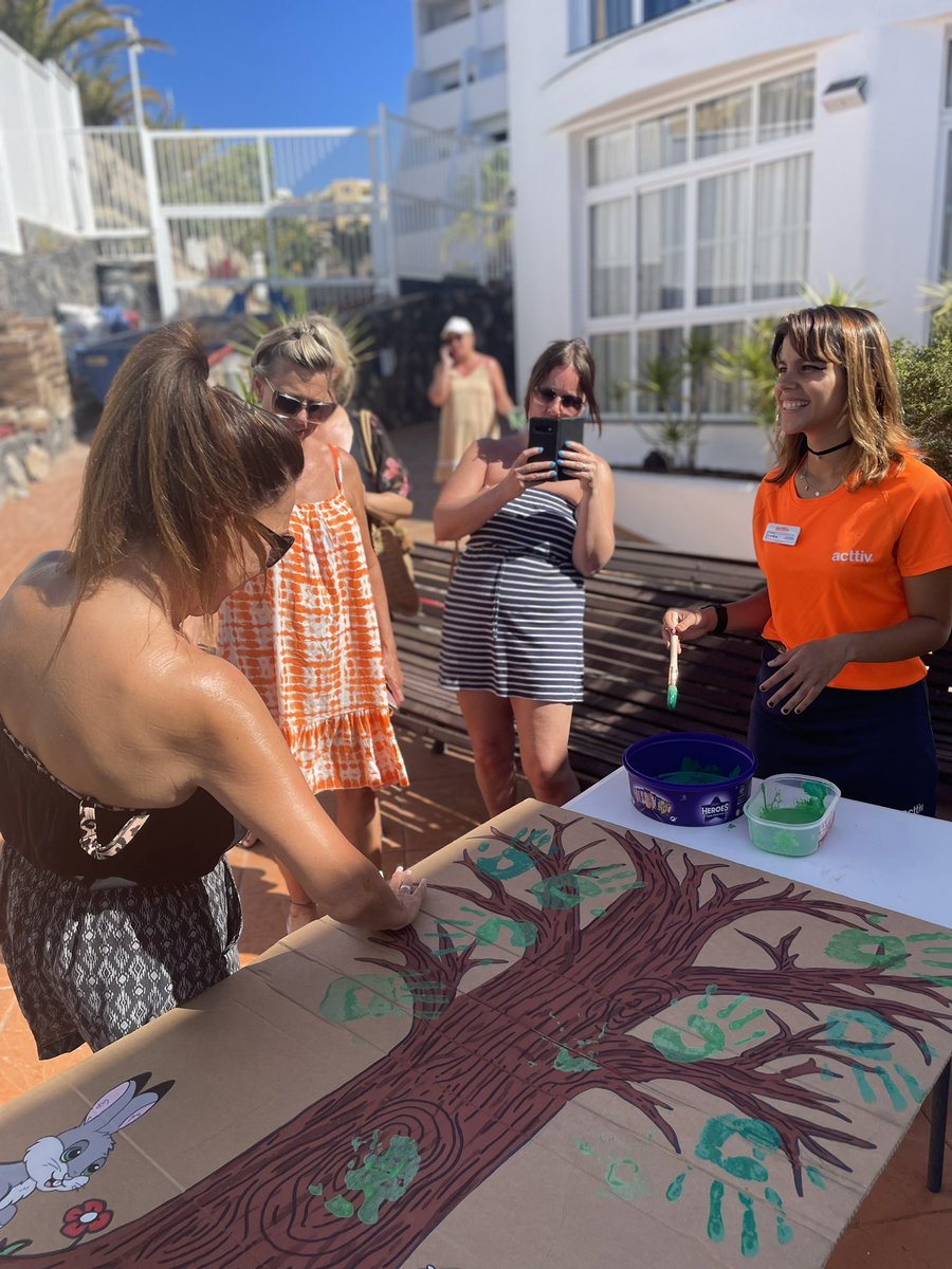 @GiselaTF (@giselasbgoc) on Twitter photo #EarthDay2023 🌍 in #SantaBarbaraGolfAndoceanClub with an special cardboard ♻️ wall made with the hands print or all the participants in our traditional planting a tree 🌳 <a href="/VictorGilRM/">Víctor Gil</a> <a href="/goded_oscar/">Oscar G</a> <a href="/Mendoza13Lucia/">Lucía Mendoza</a> <a href="/IsabelOubina/">isabel. oubiña</a> <a href="/MereuJennifer/">Jennifer</a> <a href="/EduardoSSTT/">Eduardo Beltrán</a> <a href="/JoseExpsito2/">Jose Expósito</a> #EarthDay2023 🌍 in #SantaBarbaraGolfAndoceanClub with an special cardboard ♻️ wall made with the hands print or all the participants in our traditional planting a tree 🌳 <a href="/VictorGilRM/">Víctor Gil</a> <a href="/goded_oscar/">Oscar G</a> <a href="/Mendoza13Lucia/">Lucía Mendoza</a> <a href="/IsabelOubina/">isabel. oubiña</a> <a href="/MereuJennifer/">Jennifer</a> <a href="/EduardoSSTT/">Eduardo Beltrán</a> <a href="/JoseExpsito2/">Jose Expósito</a>
