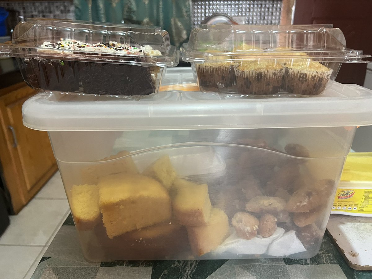 Annie made something small for me that I asked for - Bbq lamb , bbq chicken, saffron rice and baked potatoes 
She also baked sponge cake , chocolate cake , cupcakes , kurma , barfi , gulab Jamoon 
She will be making sawine later