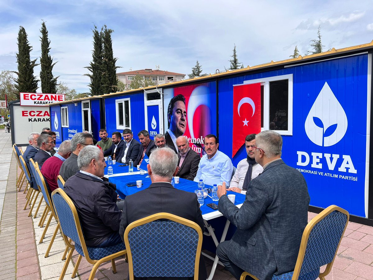 MalatyadaDeva's tweet photo. Deva Partisi Malatya İl Başkanlığı olarak parti konteyner merkezimizde, bayramlaşma programımızı gerçekleştirdik.  
@ibrahimgezer44 
@onurgunes44 
@sinanakinci44 https://t.co/TfRH9sORvQ